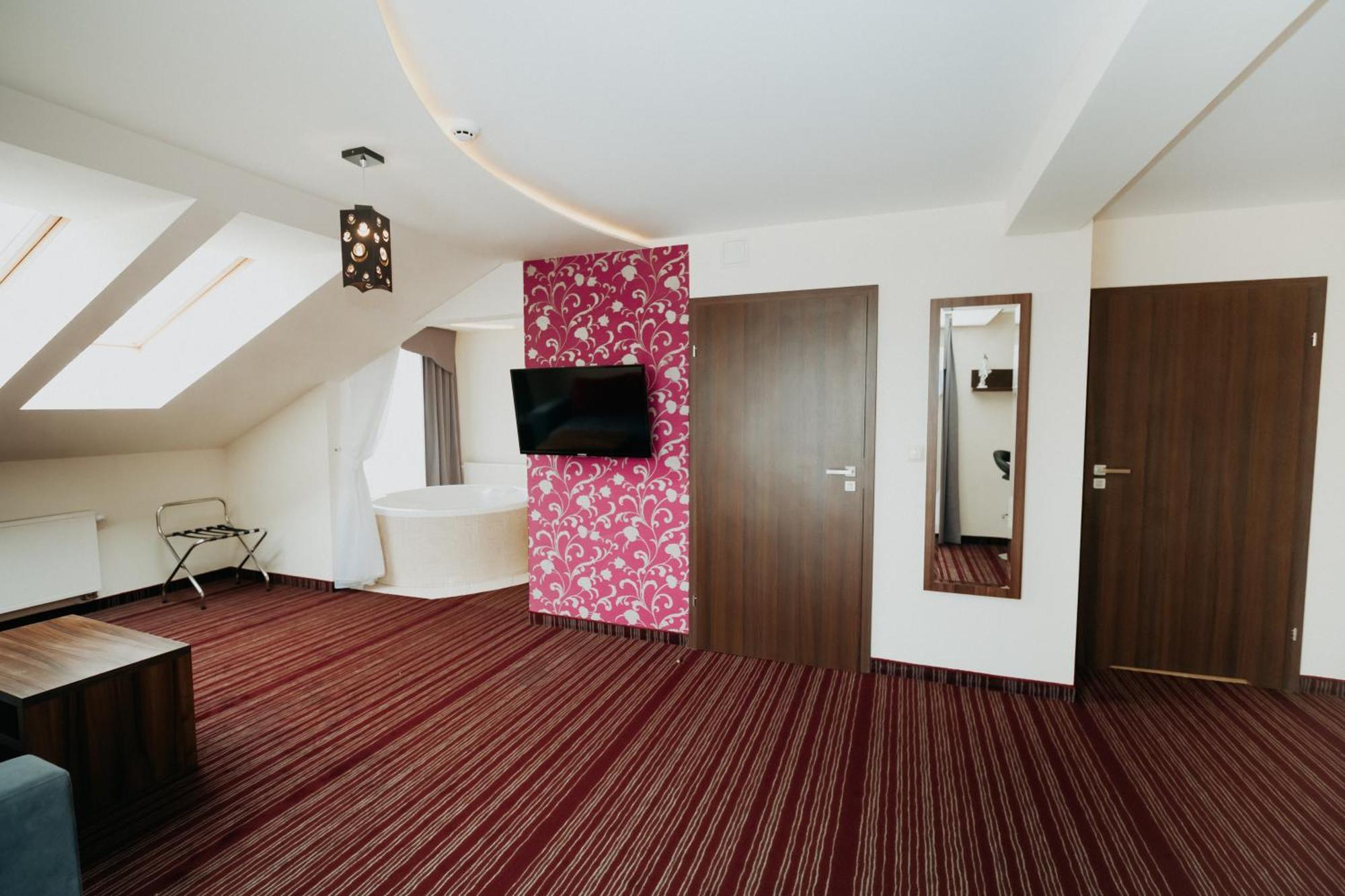 Noclegi - Apartamenty Zolynianka Luaran gambar